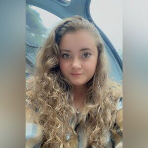 Meet your Posher, Arianna